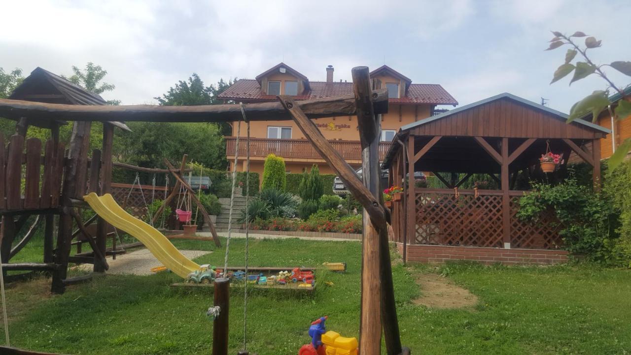 Apartman Zlata Rybka Podhajska Exterior photo