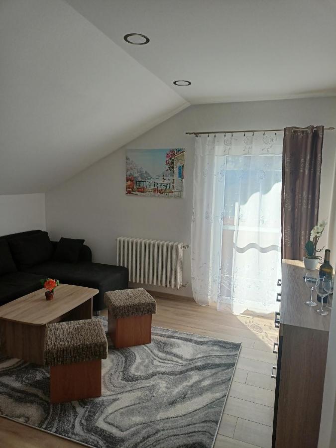 Apartman Zlata Rybka Podhajska Exterior photo