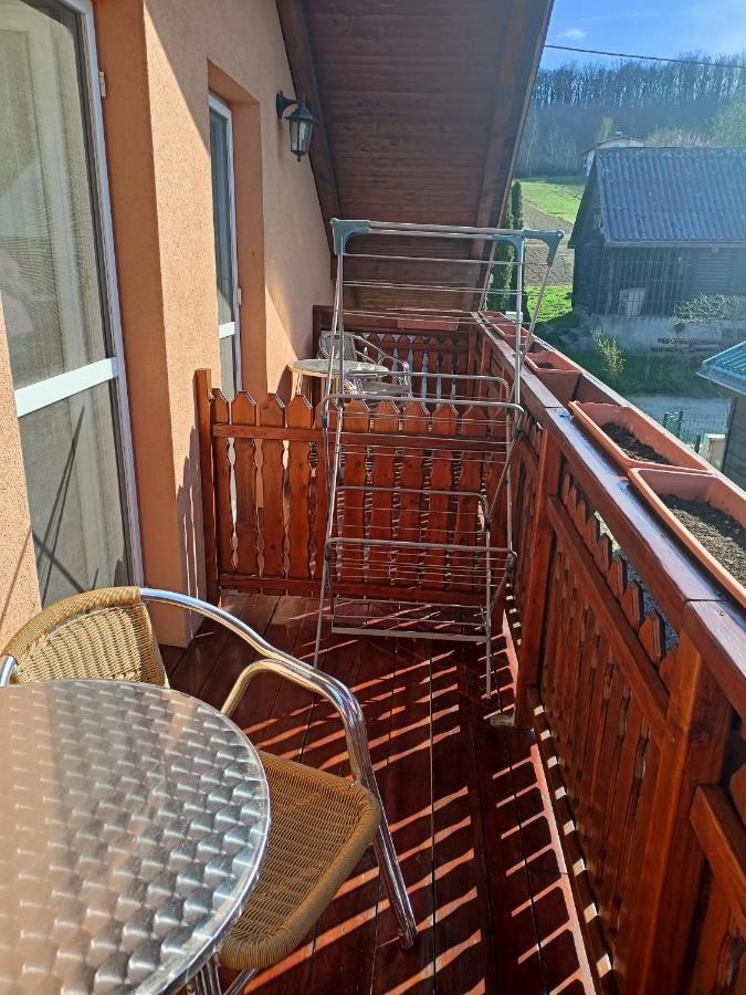 Apartman Zlata Rybka Podhajska Exterior photo