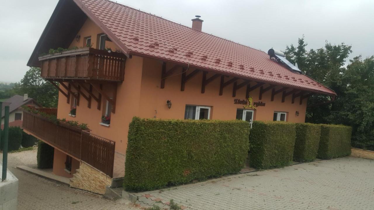 Apartman Zlata Rybka Podhajska Exterior photo