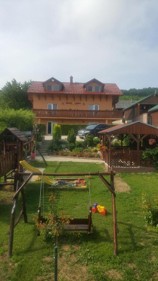 Apartman Zlata Rybka Podhajska Exterior photo